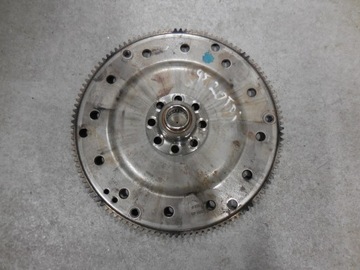 VW AUDI МАХОВИК 06H105323R