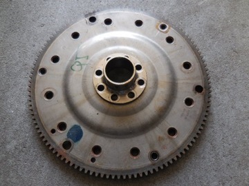 VW AUDI МАХОВИК 06H105323AA