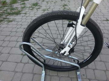 ПОДСТАВКА ДЛЯ ВЕЛОСИПЕДОВ CROSS BIKES 9 ОЦИНКОВАННЫХ ВЕЛОСИПЕДОВ HIT