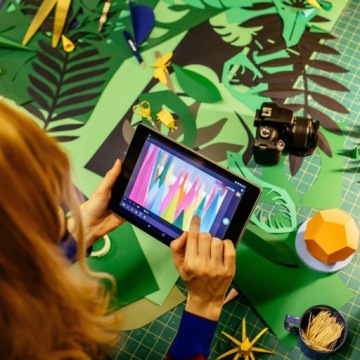 CANON EOS 4000D + ОБЪЕКТИВ 18-55 DC III + 7 БЕСПЛАТНЫХ ПОДАРКОВ 2xБАКУ