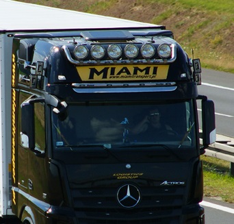 РЕКЛАМА НЕОНОВАЯ КРЫША MERCEDES ACTROS MP4