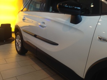 OPEL Crossland X produkcja od 2017 - listwy boczne