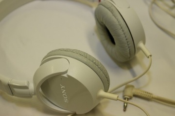 Наушники Sony MDR-ZX100B