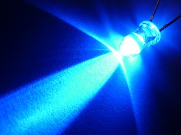 Супер яркий синий светодиод диаметром 5 мм, напряжением 12 В.