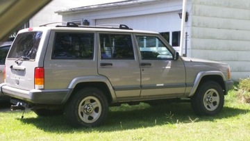 ФОНАР ЗАДНИЙ ЛЕВЫЙ JEEP CHEROKEE XJ 96-00