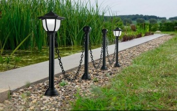 2 x lampa solarna, ogrodzenie - 4 słupki, łańcuch. Dekoracja ogrodowa.