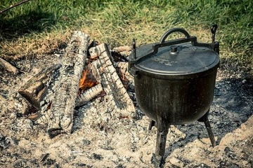 KOCIOŁEK MYŚLIWSKI 8L + Patelnia Grillowa ROSSNER
