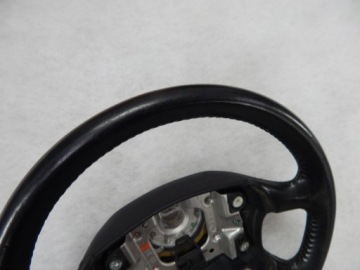 Audi A3 — кожаное рулевое колесо с 4 спицами