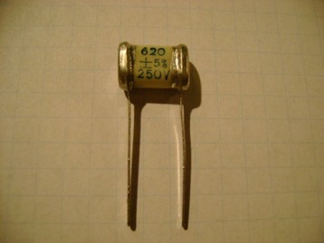 KONDENSATOR 620pF/250V MIKOWY SG-2 SILVER MICA