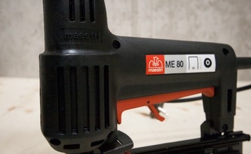 Zszywacz elektryczny 230V MAESTRI tapicerski zszywki typ 80 380 GA21 6-16mm