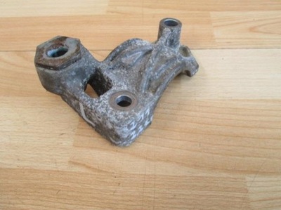 Кронштейн двигуна ліва mercedes w211 2.2 cdi фото №1