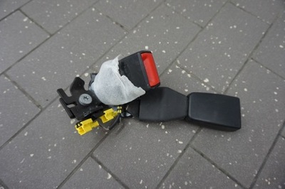 Кліпса поперечина заднього задня mercedes w205 a2058600469 фото №1