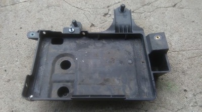 Mitsubishi colt 04-12 основание аккумулятор 8201a084 фото №1