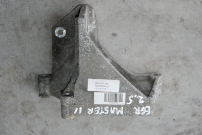 Кронштейн двигуна renault master ii 8200931250 2.5 dci фото №1