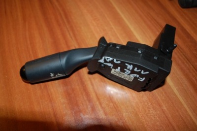 Smart fortwo переключатель дворник рычаг фото №1