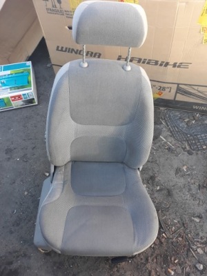 Land rover freelander 2.0 td4 сидіння правий перед фото №1