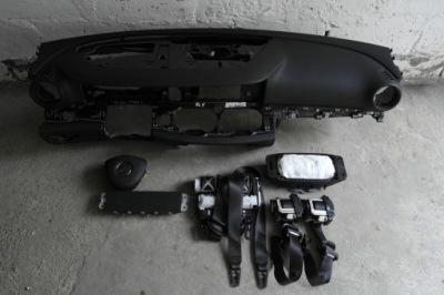 Mercedes w213 e панель приладів консоль подушка безпеки панель приладів pulpit полиця pas ремені фото №1