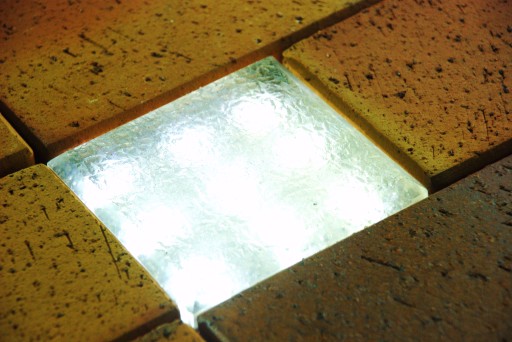 ZESTAW 8X ŚWIECĄCA KOSTKA BRUKOWA LED 14x14 KOLORY