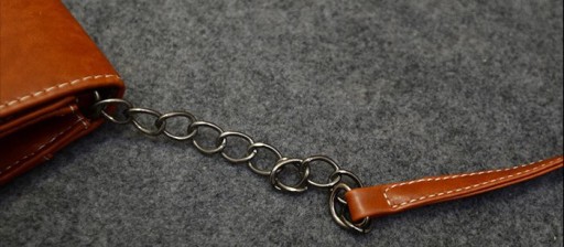 МАЛЕНЬКАЯ ЖЕСТКАЯ СУМКА В СТИЛЕ РЕТРО С РЕМЕНЕМ, ЦВЕТА
