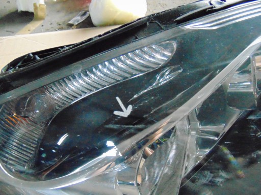 LAMPA PRAWA PRZÓD A2468200261 MERC B KLASA W 246