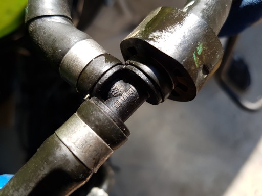 Водопроводная труба Vw passat b8 04L121070AT