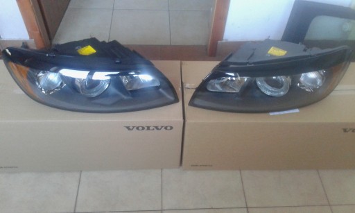 VOLVO C30 C-30 LAMPA LEWA PRAWA REFLEKTOR ZWYKŁY