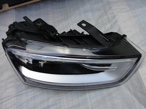 LAMPA PRAWA R PRAWY XENON PRZÓD PRZEDNIA AUDI Q3 I 1 XENON 8U0 LED SKRĘTNA