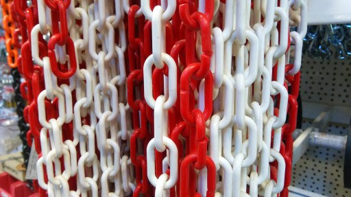 Łańcuch plastikowy biało czerwony - odcinek 2,2 m