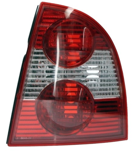 LAMPA TYLNA TYŁ VW PASSAT B5 FL 00 SEDAN PRAWA