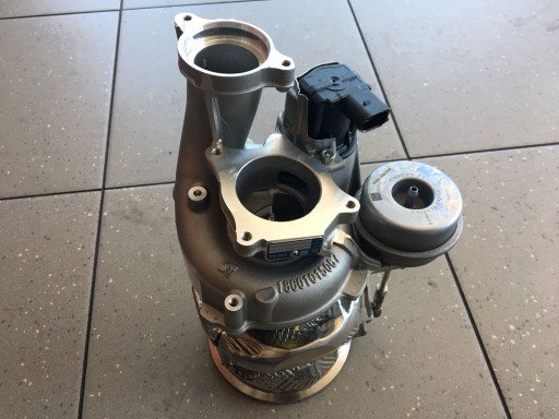 Porsche Turbosprężarka NOWA 0P2145702B 18539700062