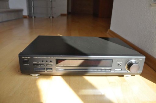 ST-GT650 Technics Stereo Synthesizer Tuner Radio