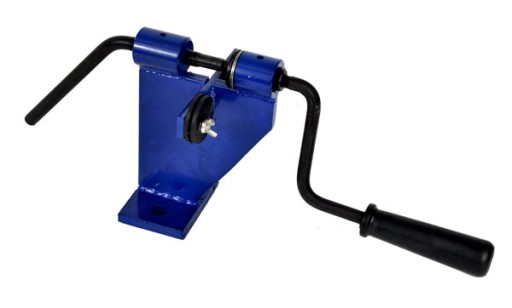 Клепальная машина для клепки пильных цепей.