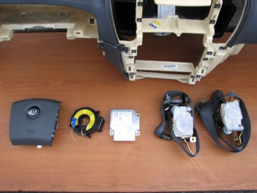 DASHBOARD CONSOLE AIRBAG KIA SORENTO 2006 ROK