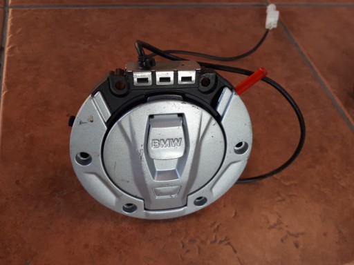 BMW R1200GS K50 КРЫШКА ТОПЛИВОБАЛКА БЕЗКЛЮЧЕВАЯ