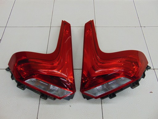 LAMPA TYŁ TYLNA PRAWA VOLVO V40