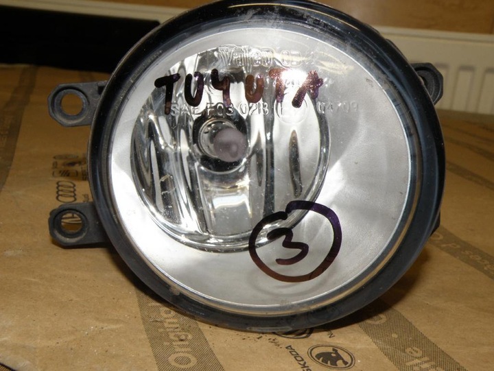 TOYOTA AURIS AVENSIS COROLLA IQ YARIS RAV4 HALOGEN LAMP photo 1 - milautoparts-fr.ukrlive.com