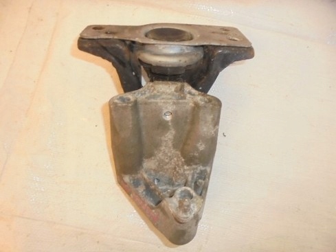 CLIO 3 BRACKET AIR BAGS ENGINE 1.5 DCI 8200499925 photo 2 - milautoparts-fr.ukrlive.com