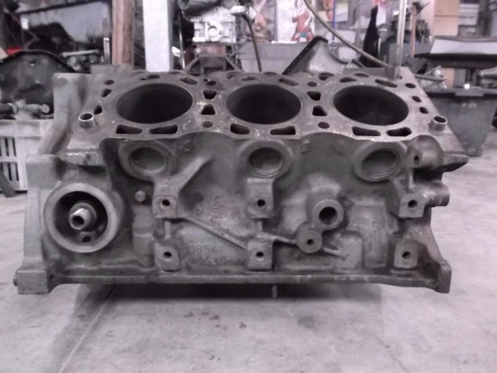 FORD SCORPIO 2.4 V6 ARD BLOC MOTEUR