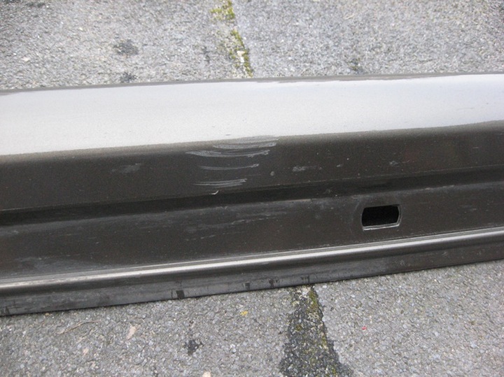 MERCEDES E CLASSE AMG 212 COUVE-JOINT PLANCHE SEUIL 212690XX40 photo 2 - milautoparts-fr.ukrlive.com