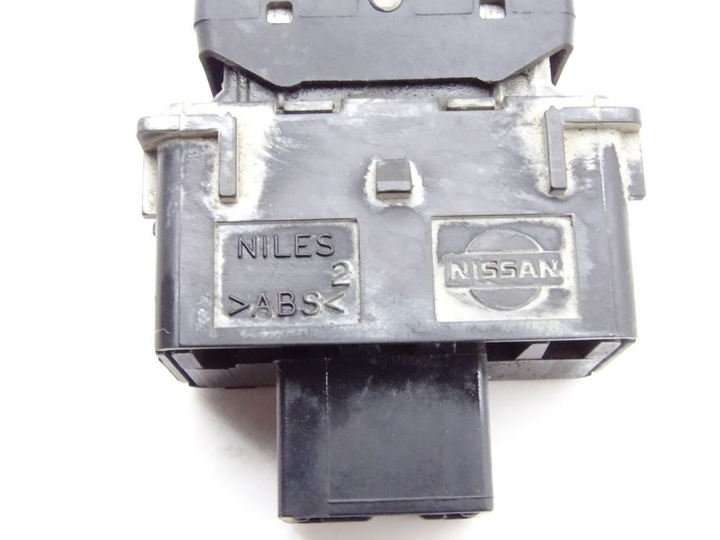 NISSAN NAVARA D40 SWITCH CENTRAL LOCK photo 3 - milautoparts-fr.ukrlive.com