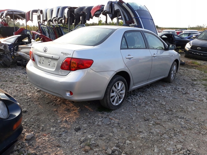 TOYOTA COROLLA E15 ANGLE FINITION PLASTIQUE AVANT DROIT 53823-12030