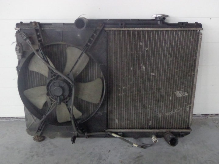 TOYOTA CAMRY III 2.2B - RADIATOR WODY+ FAN photo 2 - milautoparts-fr.ukrlive.com