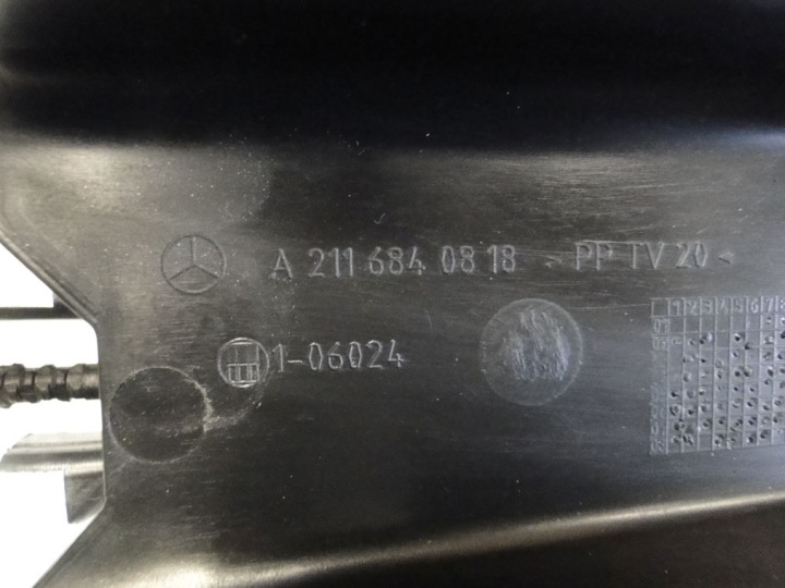 MERCEDES E W211 211 PROTECTION SOUS PÉDALE A2116840818