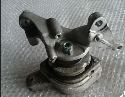 AUDI A8 S8 D3 6.0 FSI BRACKET ENGINE 4E0399114BA photo 1 - milautoparts-fr.ukrlive.com