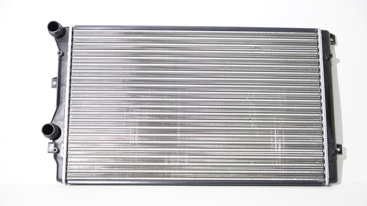 RADIATOR WATER VW PASSAT B6 2005-2010 1.4 TSI photo 1 - milautoparts-fr.ukrlive.com