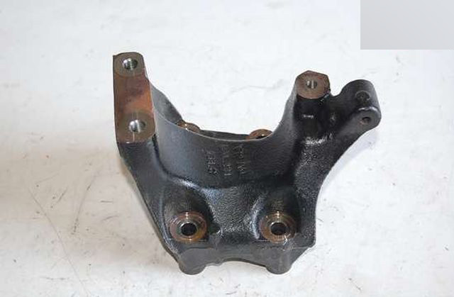 Audi a4 a5 a6 кронштейн опора 04l131159c, Цена