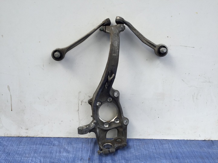Audi a4 b8 a5 q5 a6 цапфа правая 8k0407258g, Цена