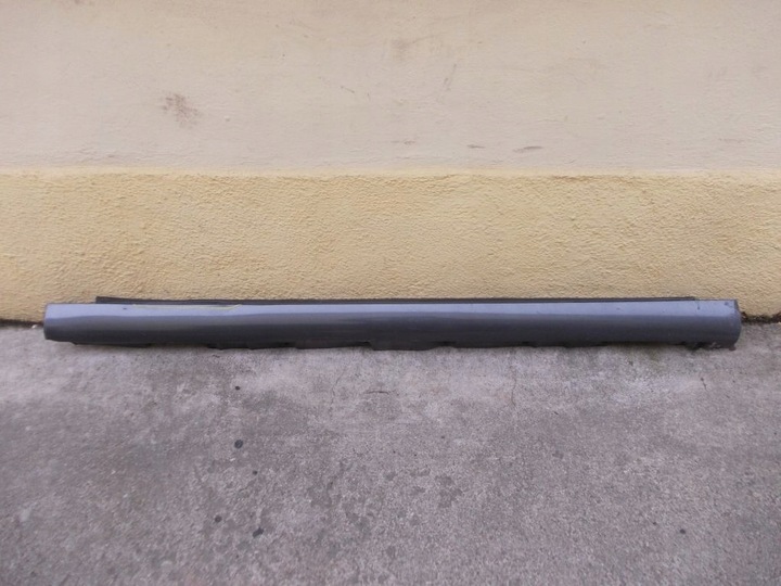 фото №6, Toyota avensis ii t25 03- порог правый накладка