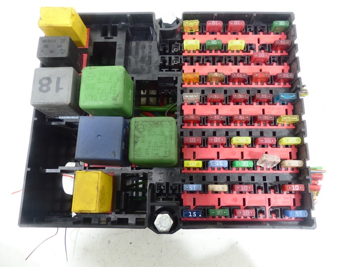 фото №2, Fiesta mk6 02-06 коробка запобіжників 1.3 8v