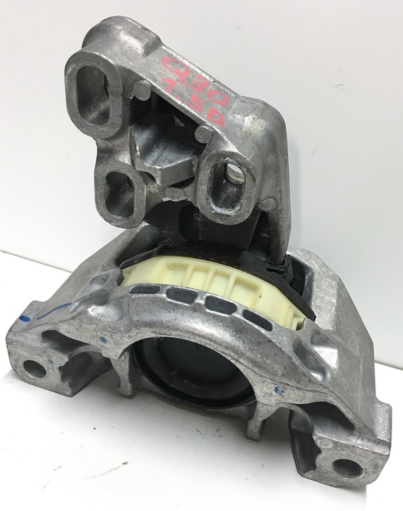 фото №1, Infiniti q30 1.5 d подушка двигуна лапи